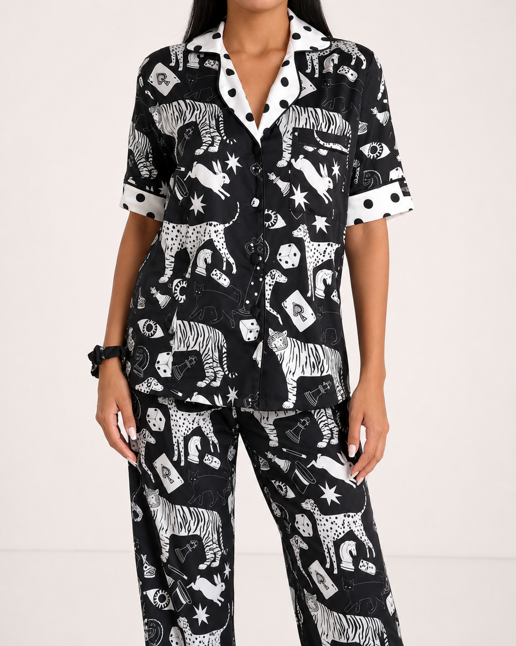 muvv's ® Siyah Beyaz Safari Desenli Saten Pijama Takımı